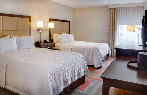 Hampton Inn By Hilton Harrisonburg image 15